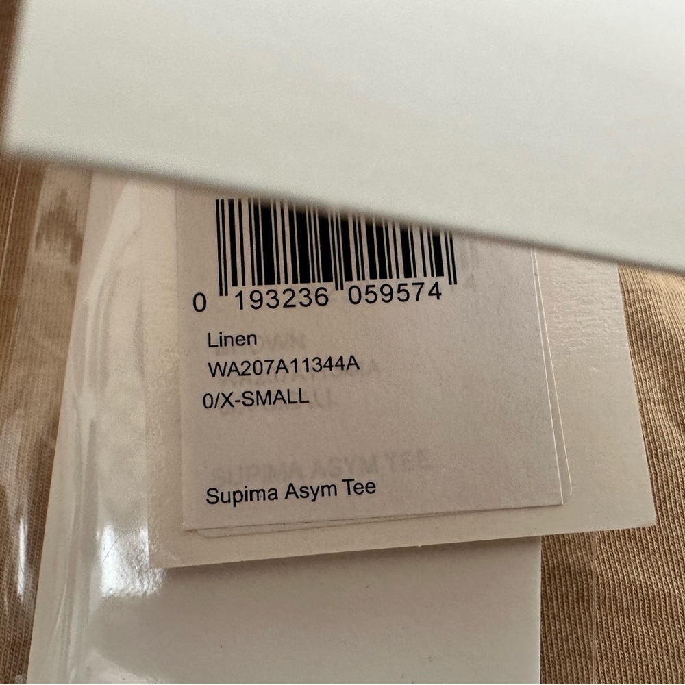NWT John Elliot Supima asymmetrical Tee. Size: XS/0. Excellent condition - Picture 10 of 15